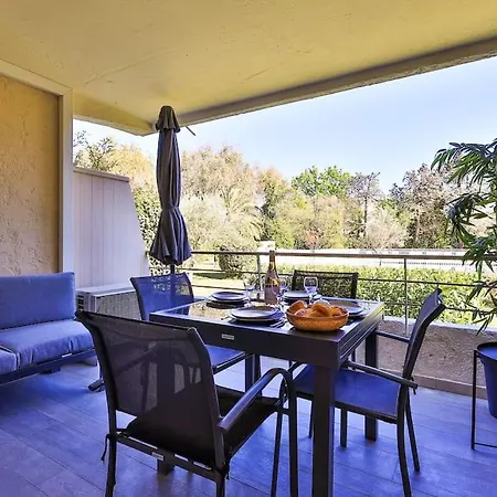 2 Pieces, Piscine Et Parking Centre De St Tropez Appartement